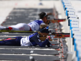 【オリ×パラ競技徹底比較！】「走って撃つ」を繰り返すバイアスロン。滑走距離や射撃の違いは？