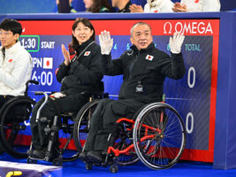 16年前とは何かが違う、初戦こぼすも前を向く車いすカーリングのベテランペア