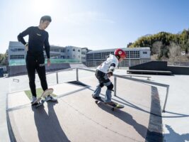 小学校の校庭にスケートパーク!? 「廃校」が子どもと働く親の“新しい居場所”になるまで