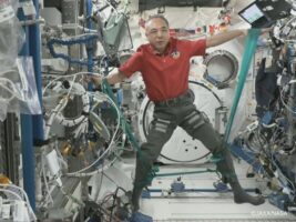 宇宙飛行士とデスクワーカーは似ている？ 航空宇宙医師がすすめる老化予防エクササイズ